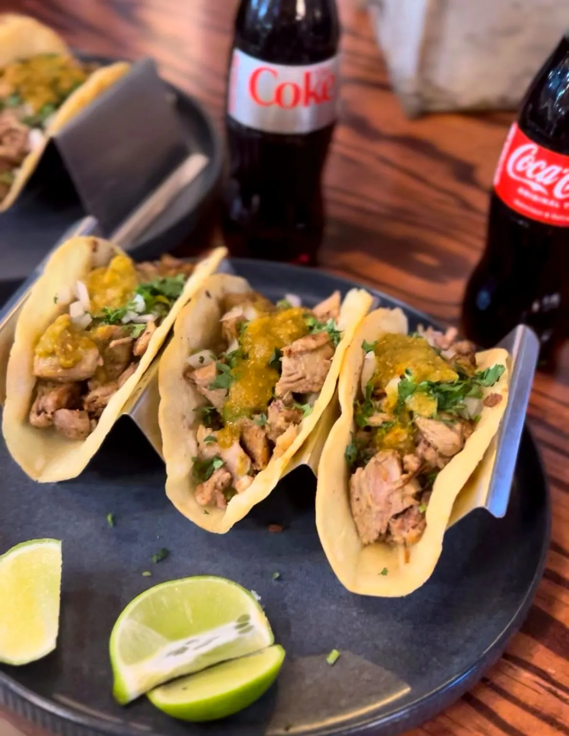 Tacos con lima y cilantro